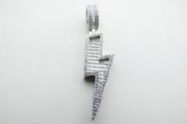 Zilveren bliksem schicht hanger vol gezet met zirkonia steentjes.