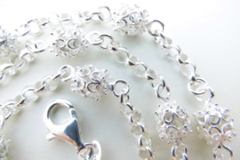 Zilveren makka-peri lontai ketting. (medium)