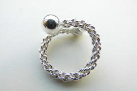 Zilveren gevlochten boei ring roosknop bal.