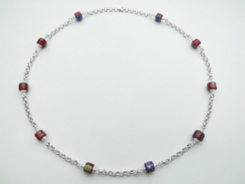 Zilveren cilinder alakondre kralen lontai ketting. (medium) (meer rood)