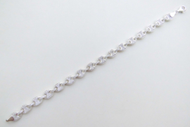 Zilveren koffieboon bracelet iced met zirkonia steentjes.