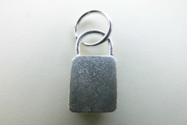 Zilveren slot + sleutel hanger.