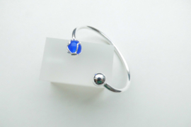 Zilveren blauw-bal baby boei armband.