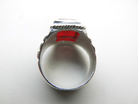 Zilveren rode steen piet piet cachet ring.