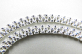 Zilveren horlogeband schakel ketting met zirkonia steentjes.