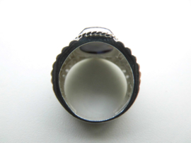 Zilveren alakondre cachet ring.