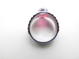 Zilveren rode steen cachet ring.