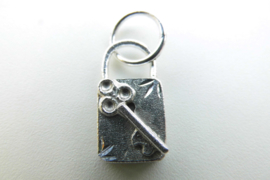 Zilveren slot + sleutel hanger.