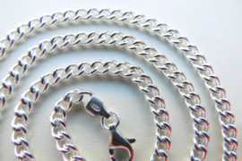 Zilveren oloisie ketting. (50 cm)