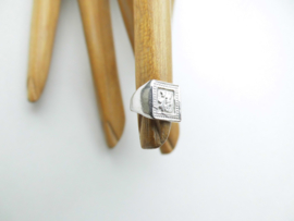 Zilveren baby chinees karakter "geluk" ring.