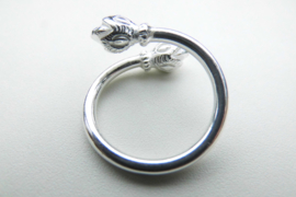 Zilveren roosknop ring.