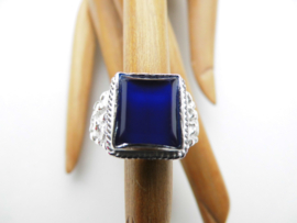 Zilveren blauwe steen piet piet cachet ring.