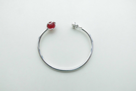 Zilveren rood-vuist kinderen boei armband.