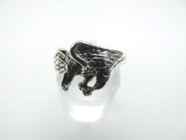 Zilveren adelaar ring.