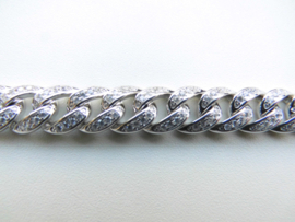 Zilveren cuban chain Iced Out met zirkonia steentjes.