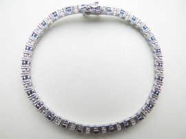 Zilveren blauw/witte zirkonia steentjes tennis bracelet.