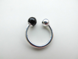 Zilveren zwarte kraal-bal boei ring.