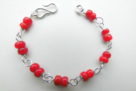 Zilveren rode ingi boca kralen baby bracelet.