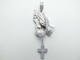Zilveren bid hand met kruis hanger. (groot)