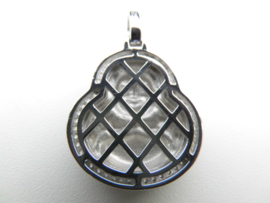 Zilveren Boedha hanger met zirkonia steentjes.