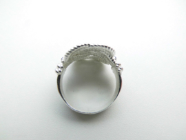 Zilveren mattenklopper ring.