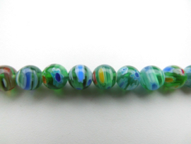 Groene bloem kralen snoer met zilveren sluiting. (8 mm)