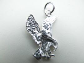 Zilveren adelaar hanger.