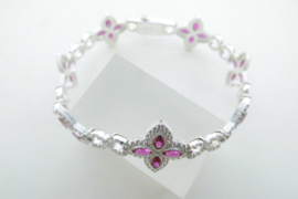 Zilveren rode steentjes klaver 4 bracelet.