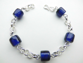 Zilveren lontai blauwe ingi boca kralen bracelet.
