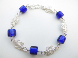 Zilveren mattenklopper blauwe ingi boca kralen bracelet.