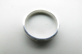 Zilveren ring.