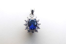 Zilveren blauwe steen met zirkonia hanger.