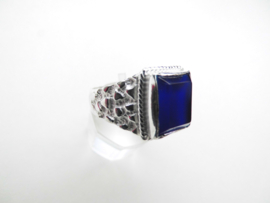 Zilveren blauwe steen piet piet cachet ring.