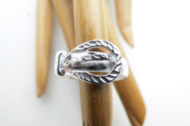Zilveren gesp ring.
