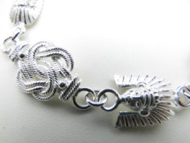 Zilveren indiaan-mattenklopper bracelet.