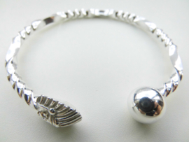 Zilveren indiaan bal drakenscheen boei armband.
