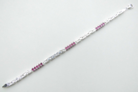 Zilveren konings bracelet met rode zirkonia steentjes buis.