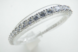 Zilveren tennis bracelet met witte zirkonia steentjes.
