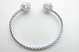 Zilveren mattenklopper ballen draai boei armband.