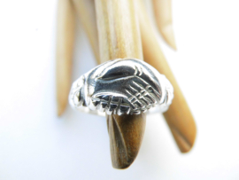 Zilveren vriendschap ring.