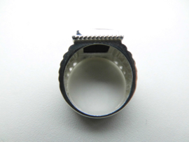 Zilveren alakondre cachet ring.