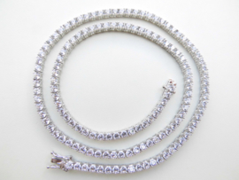 Zilveren tennis collier vol gezet met zirkonia steentjes.