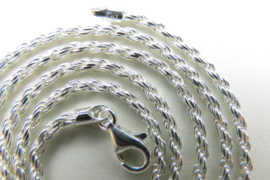 Zilveren massieve koord ketting.