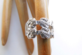 Zilveren dubbel rij mattenklopper ring.