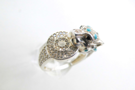 Zilveren jaguar ring.