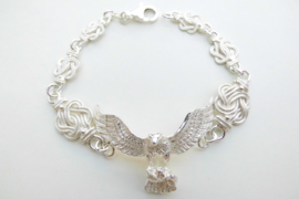 Zilveren adelaar mattenklopper bracelet.