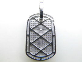 Zilveren kruis op plaat vol gezet met zirkonia steentjes hanger. (Iced Out)