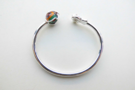 Zilveren alakondre-vuist baby boei armband.