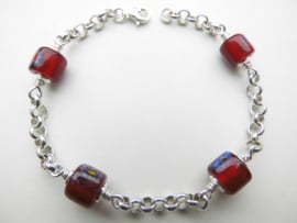 Zilveren rood allakondre bracelet.