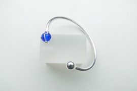 Zilveren blauw-bal kinderen boei armband.